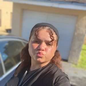 Meet your Posher, Danelis